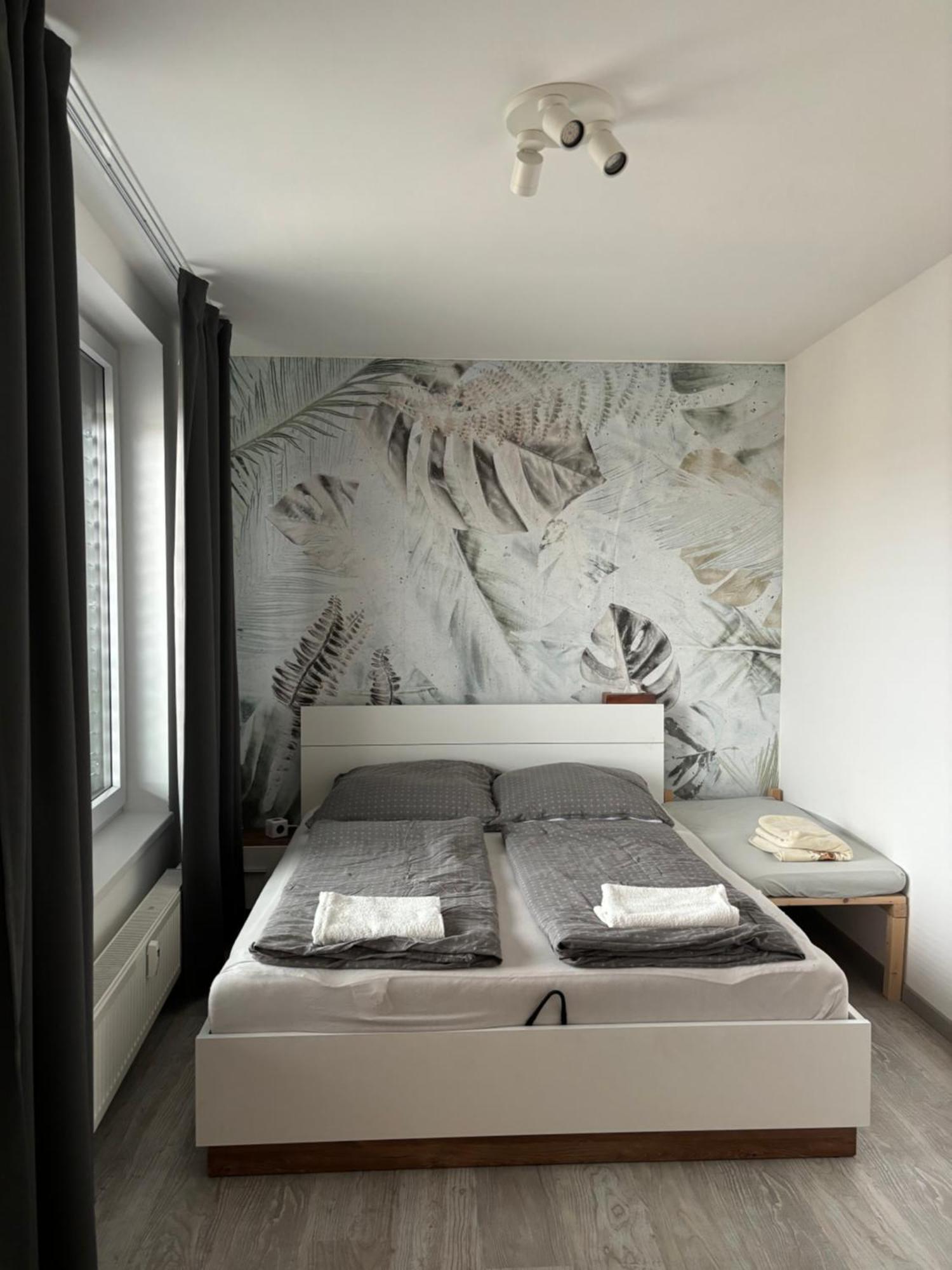 Premiere Apartment Bratislava - Private Parking エクステリア 写真